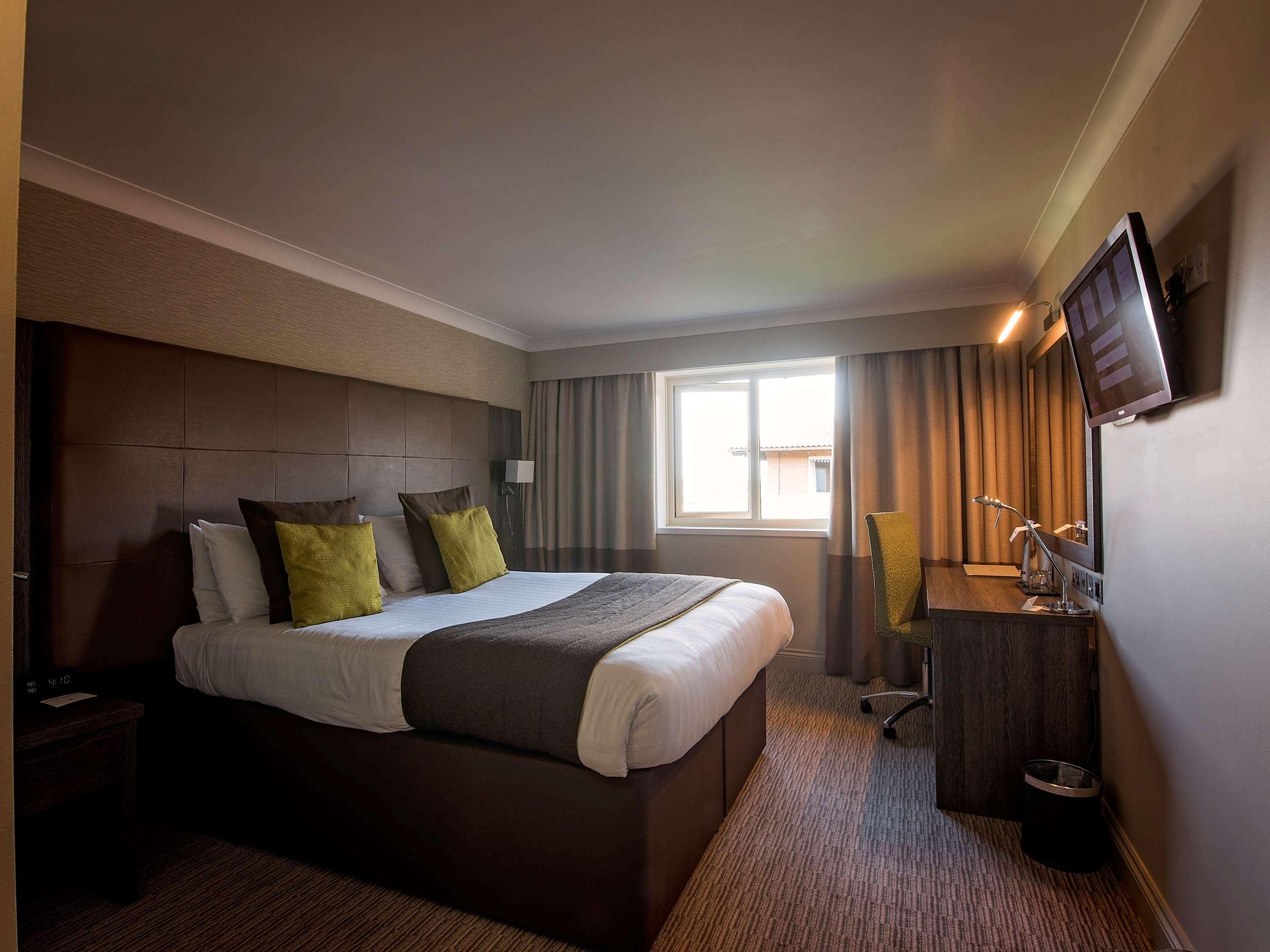 Mercure Milton Keynes Hotel Exteriör bild