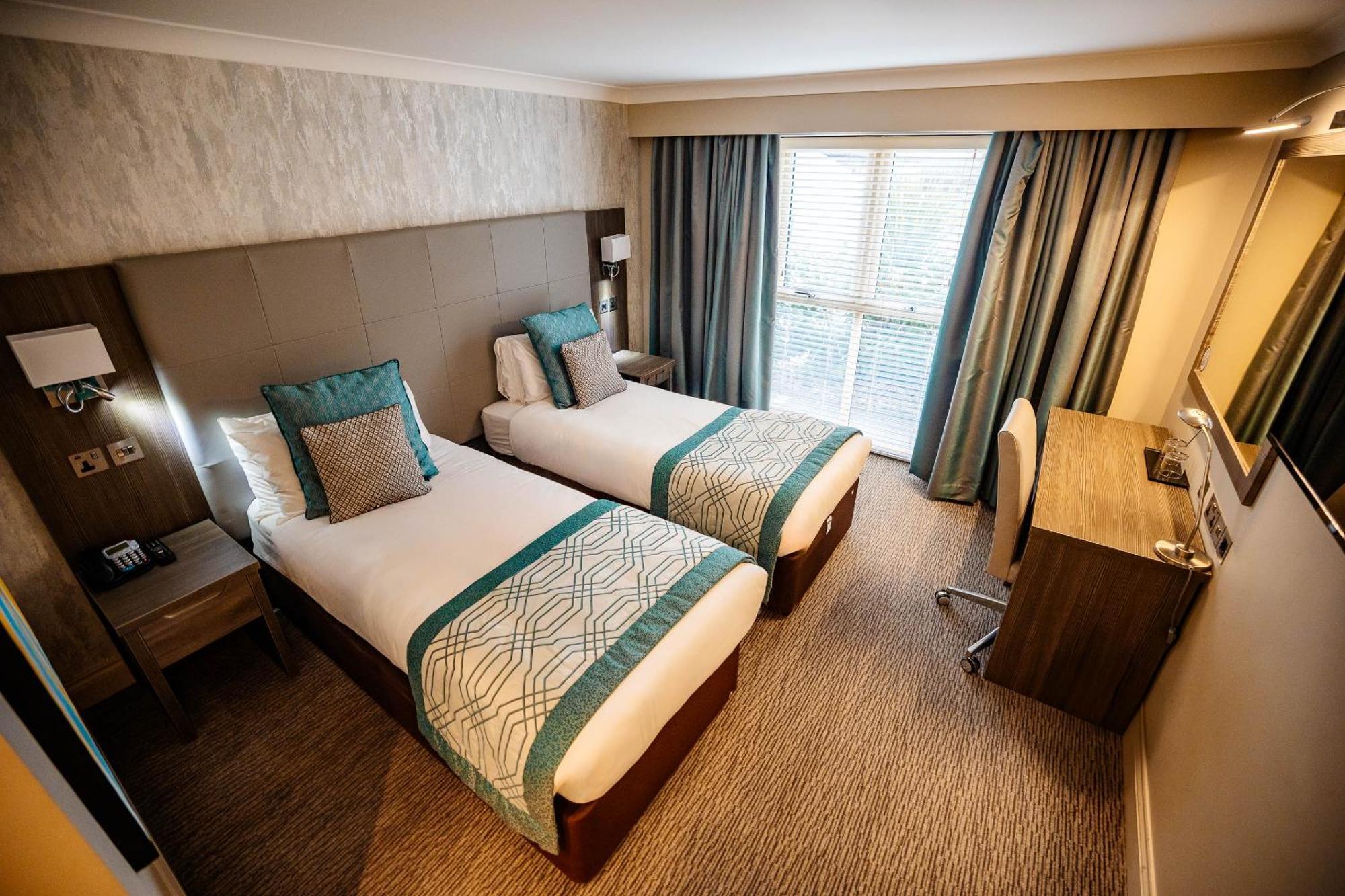 Mercure Milton Keynes Hotel Exteriör bild